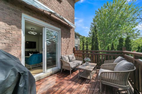 Photo 24 at 10 Park Lane Circle, South Richvale, Richmond Hill