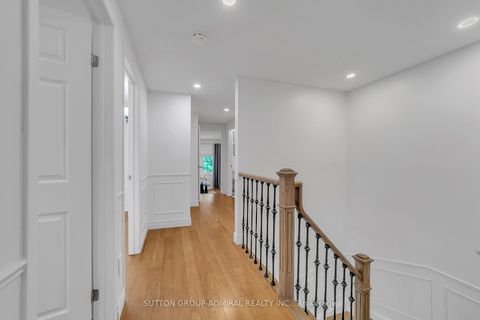 Photo 25 at 10 Park Lane Circle, South Richvale, Richmond Hill