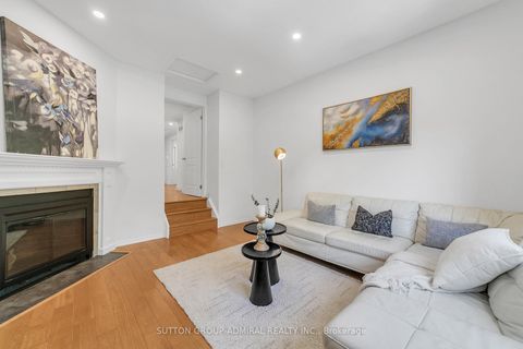 Photo 29 at 10 Park Lane Circle, South Richvale, Richmond Hill
