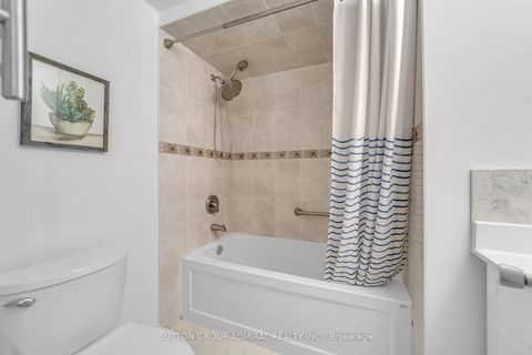 Photo 30 at 10 Park Lane Circle, South Richvale, Richmond Hill