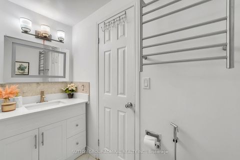 Photo 31 at 10 Park Lane Circle, South Richvale, Richmond Hill
