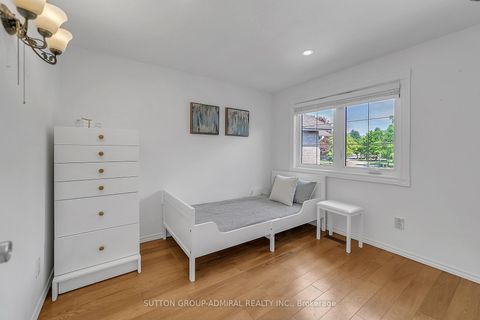 Photo 32 at 10 Park Lane Circle, South Richvale, Richmond Hill