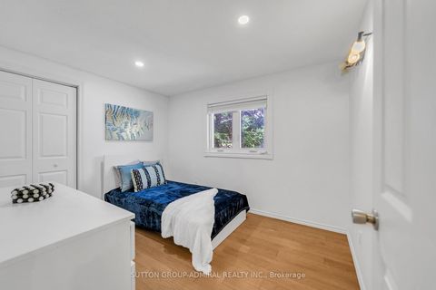 Photo 33 at 10 Park Lane Circle, South Richvale, Richmond Hill