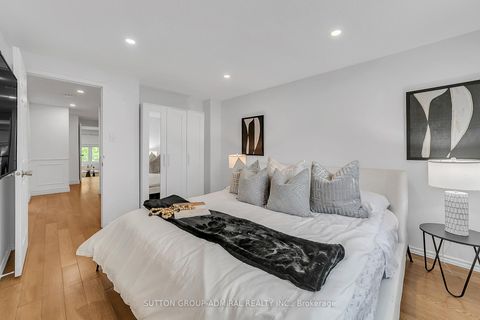 Photo 36 at 10 Park Lane Circle, South Richvale, Richmond Hill