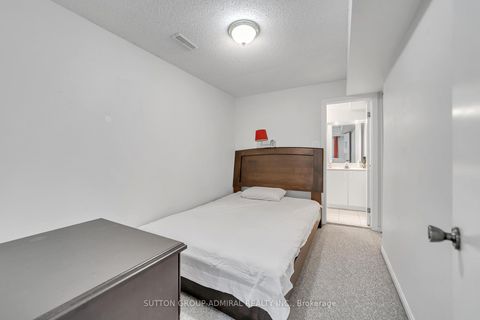 Photo 43 at 10 Park Lane Circle, South Richvale, Richmond Hill