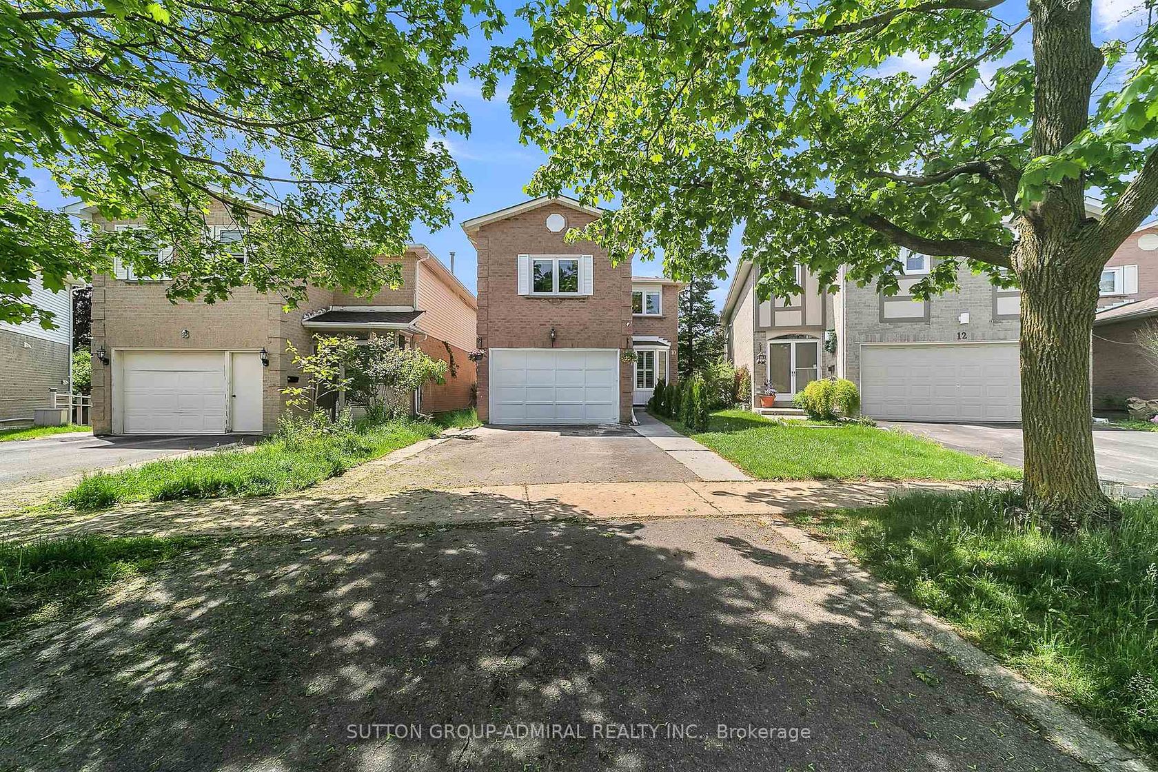 10 Park Lane Circle, South Richvale, Richmond Hill photo number 2