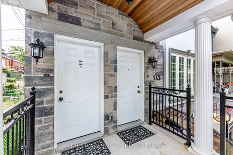 Photo 2 at 142 Borden Street, University, Toronto