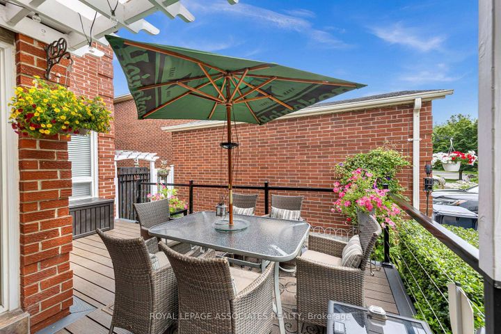 Photo 2 at 4 Apsco Avenue, West Hill, Toronto