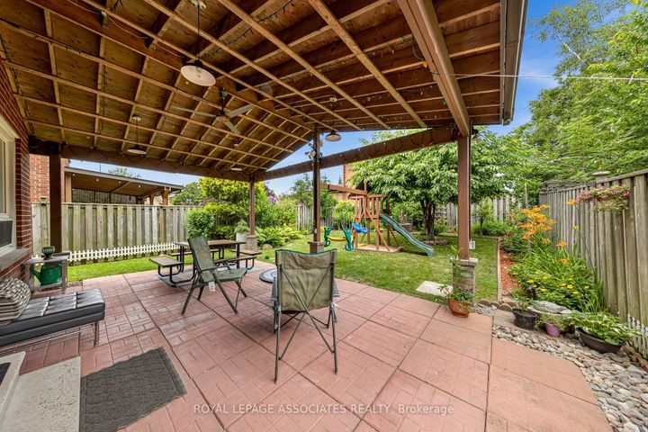 Photo 5 at 4 Apsco Avenue, West Hill, Toronto