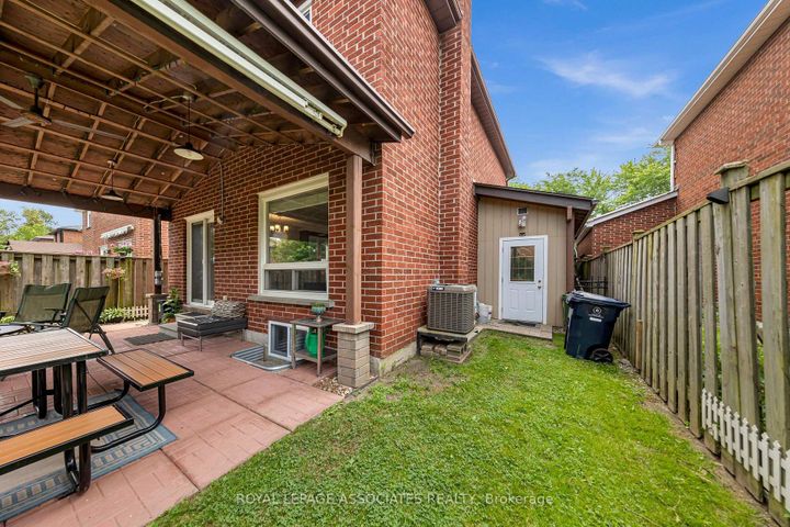 Photo 9 at 4 Apsco Avenue, West Hill, Toronto