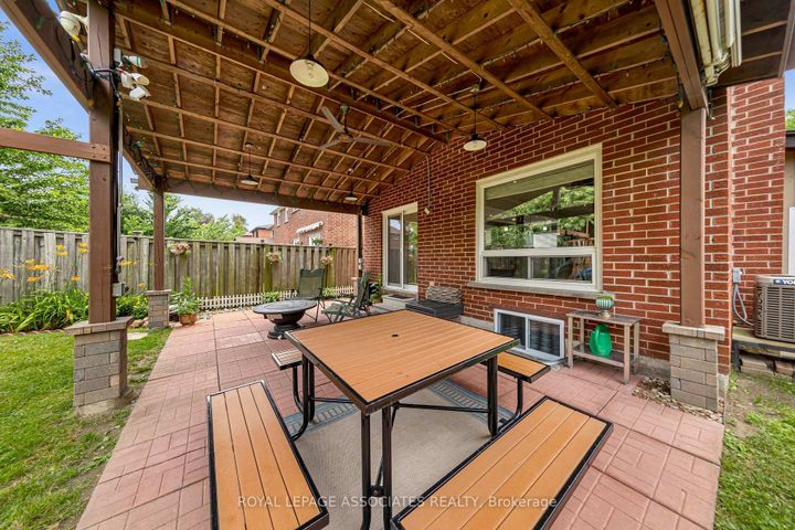 Photo 10 at 4 Apsco Avenue, West Hill, Toronto