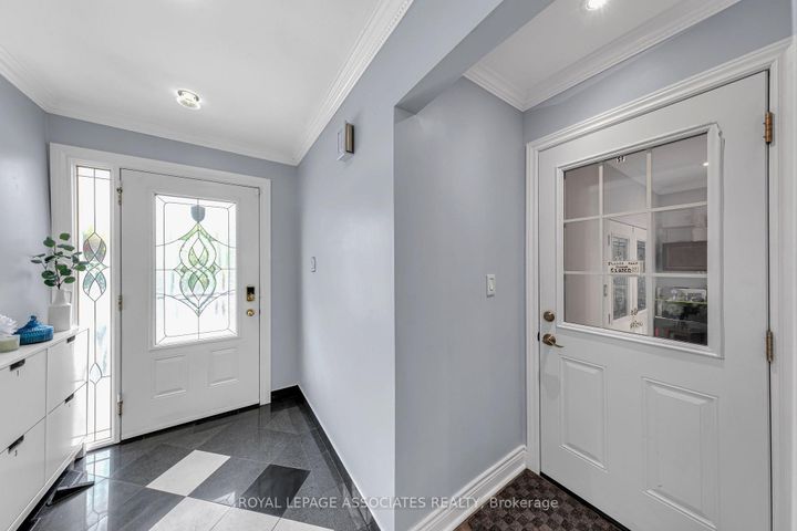 Photo 13 at 4 Apsco Avenue, West Hill, Toronto