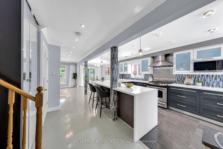 Photo 14 at 4 Apsco Avenue, West Hill, Toronto