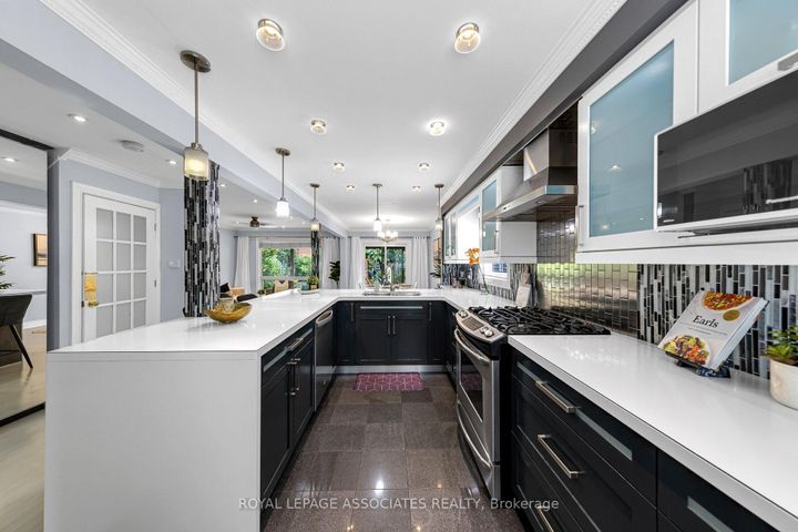 Photo 17 at 4 Apsco Avenue, West Hill, Toronto