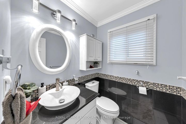 Photo 20 at 4 Apsco Avenue, West Hill, Toronto