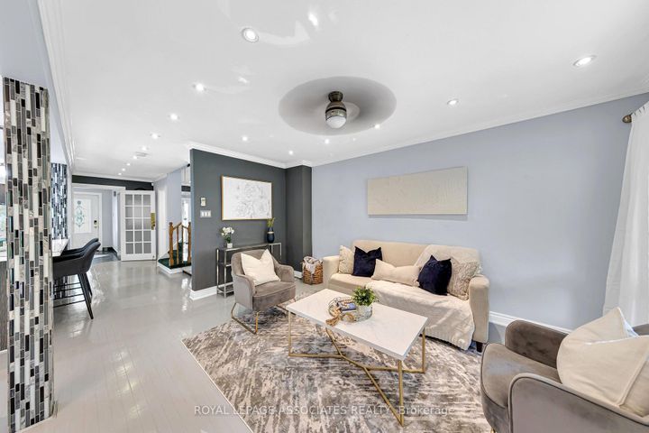 Photo 22 at 4 Apsco Avenue, West Hill, Toronto