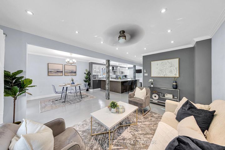 Photo 30 at 4 Apsco Avenue, West Hill, Toronto