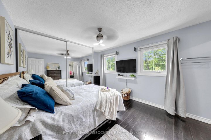 Photo 31 at 4 Apsco Avenue, West Hill, Toronto
