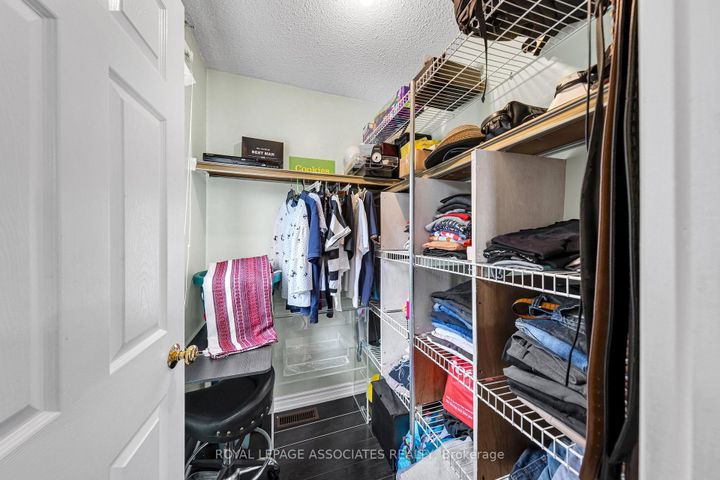 Photo 33 at 4 Apsco Avenue, West Hill, Toronto