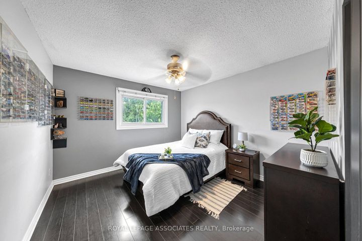 Photo 36 at 4 Apsco Avenue, West Hill, Toronto