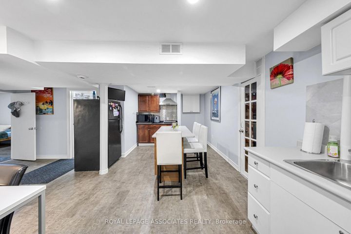 Photo 41 at 4 Apsco Avenue, West Hill, Toronto