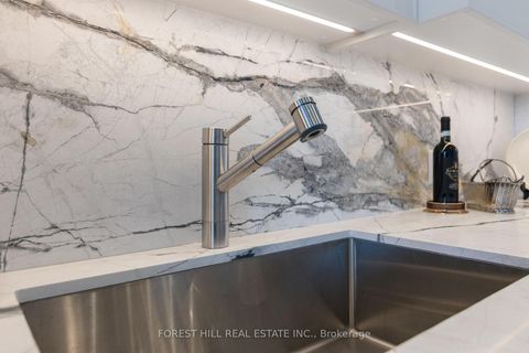 Photo 11 at 1401 - 500 Avenue Road, Casa Loma, Toronto