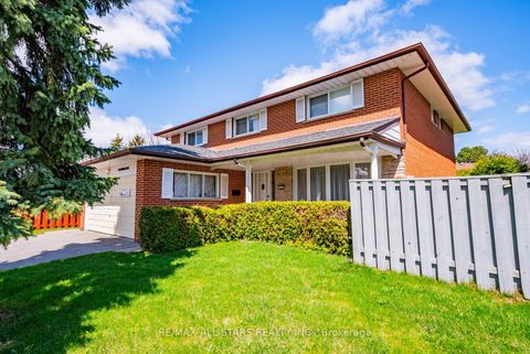 Photo 2 at 57 Gloxinia Crescent, L'Amoreaux, Toronto