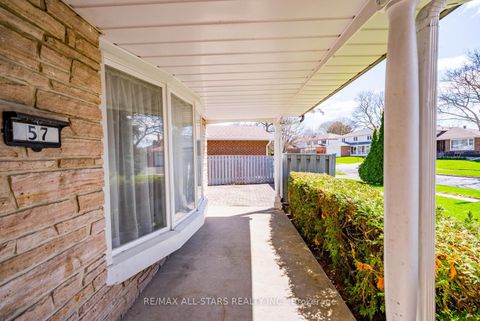 Photo 4 at 57 Gloxinia Crescent, L'Amoreaux, Toronto