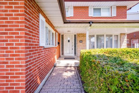 Photo 6 at 57 Gloxinia Crescent, L'Amoreaux, Toronto