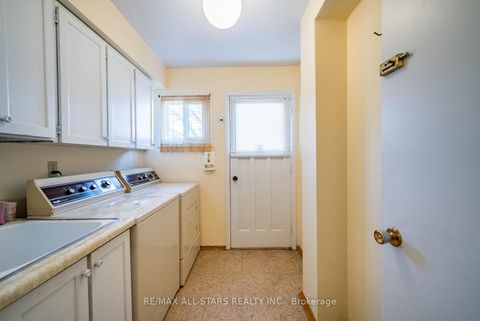 Photo 16 at 57 Gloxinia Crescent, L'Amoreaux, Toronto