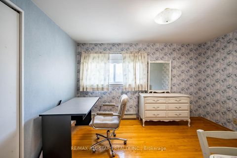 Photo 21 at 57 Gloxinia Crescent, L'Amoreaux, Toronto