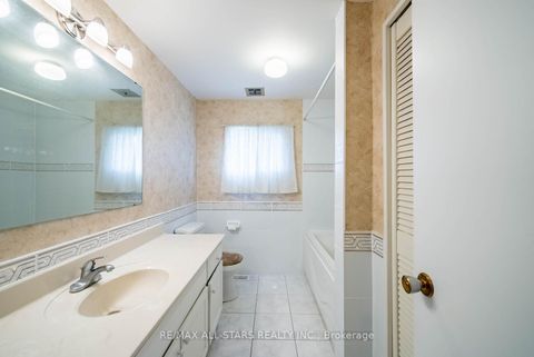 Photo 24 at 57 Gloxinia Crescent, L'Amoreaux, Toronto