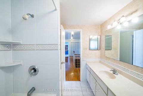 Photo 25 at 57 Gloxinia Crescent, L'Amoreaux, Toronto