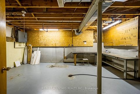 Photo 33 at 57 Gloxinia Crescent, L'Amoreaux, Toronto