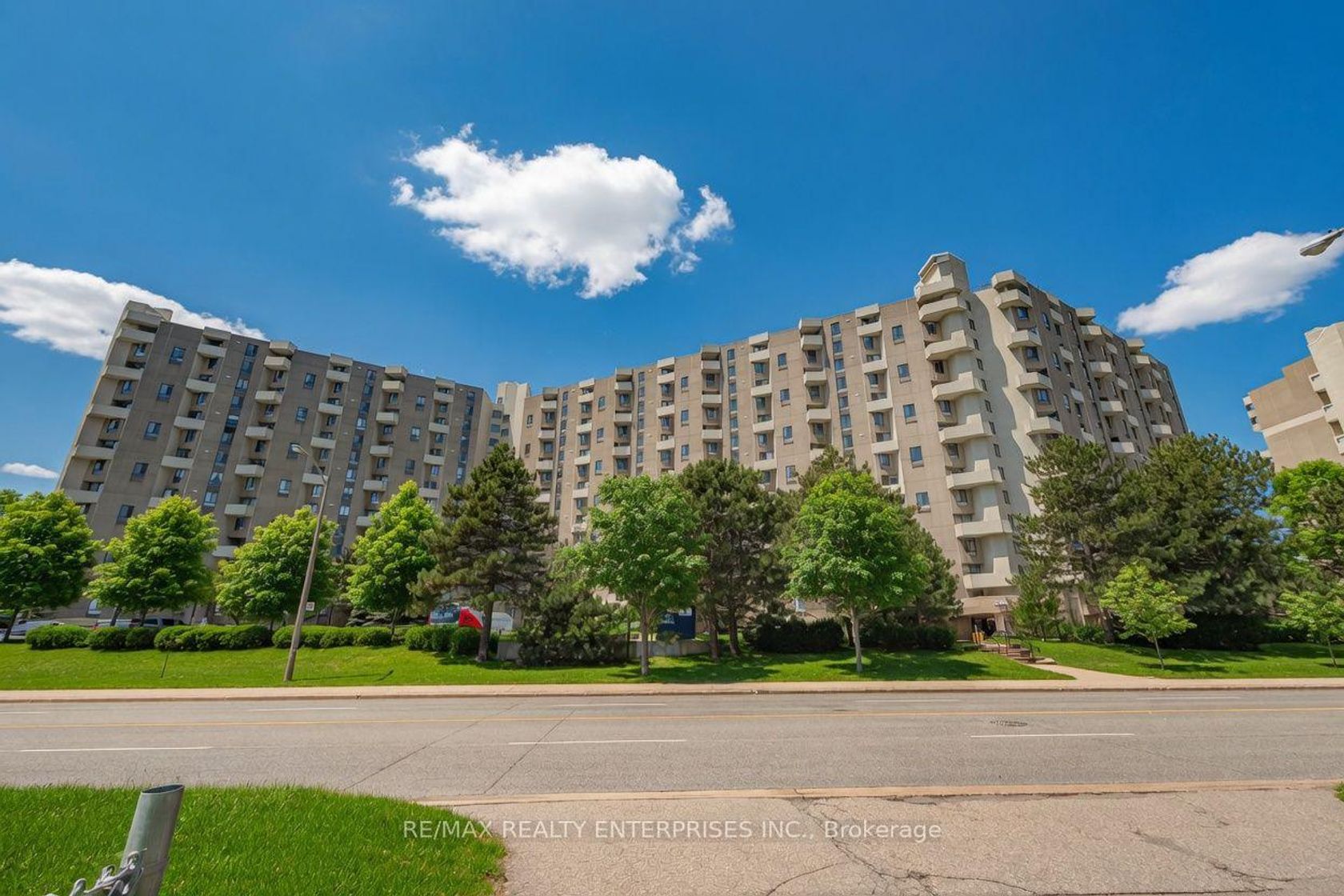 A49 - 288 Mill Road, Markland Wood, Toronto 