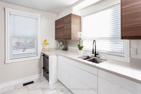 Photo 12 at 5 East John Street N, Cookstown, Innisfil