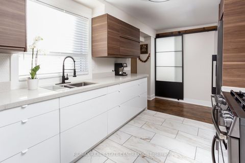 Photo 13 at 5 East John Street N, Cookstown, Innisfil