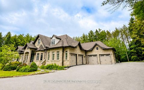 Photo 4 at 13045 Jane Street, King City, King