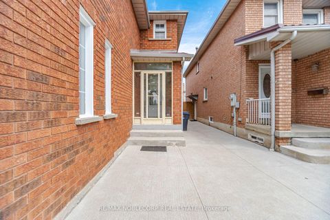 Photo 2 at 66 Cinrickbar Drive, Clairville, Toronto