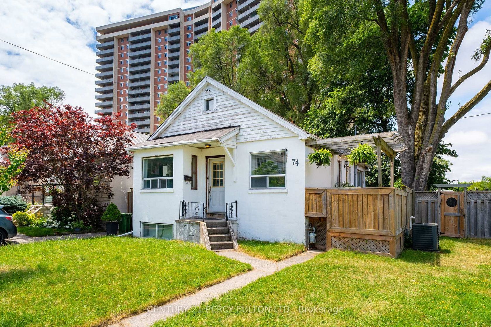 74 St. Dunstan Drive, Oakridge, Toronto 