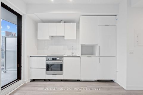 Photo 2 at 3113 - 230 Simcoe Street, Chinatown, Toronto