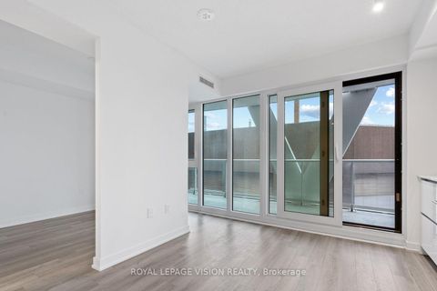 Photo 4 at 3113 - 230 Simcoe Street, Chinatown, Toronto