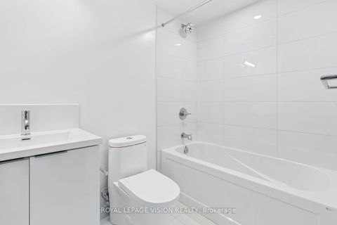 Photo 10 at 3113 - 230 Simcoe Street, Chinatown, Toronto