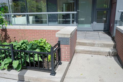 Photo 1 at TH12 - 20 Bruyeres Mews, Waterfront Communities C1, Toronto