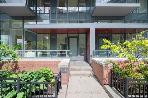Photo 2 at TH12 - 20 Bruyeres Mews, Waterfront Communities C1, Toronto