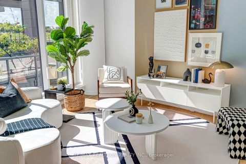 Photo 5 at TH12 - 20 Bruyeres Mews, Waterfront Communities C1, Toronto