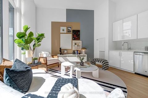Photo 13 at TH12 - 20 Bruyeres Mews, Waterfront Communities C1, Toronto