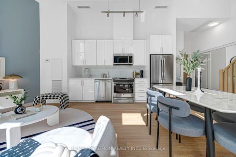 Photo 14 at TH12 - 20 Bruyeres Mews, Waterfront Communities C1, Toronto