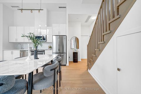 Photo 16 at TH12 - 20 Bruyeres Mews, Waterfront Communities C1, Toronto