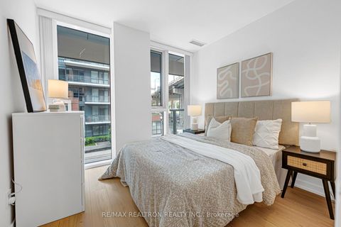Photo 25 at TH12 - 20 Bruyeres Mews, Waterfront Communities C1, Toronto